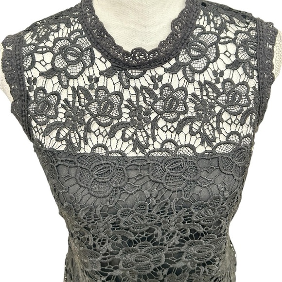 NWT Nanette lepore black lace sleeveless lined blouse gold back zip size small - Picture 4 of 14
